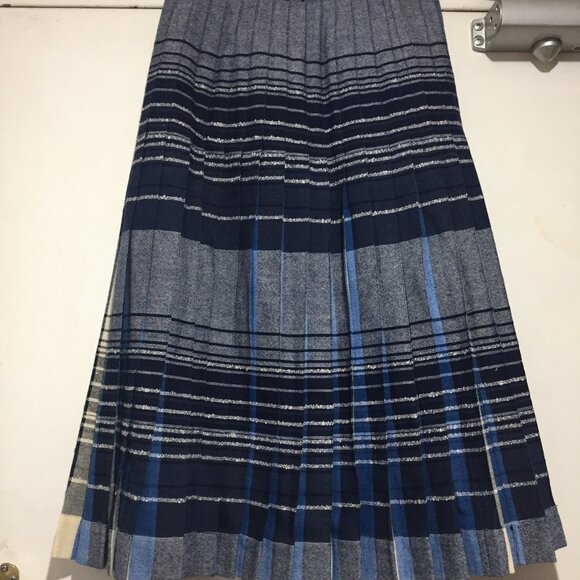 VINTAGE HIGHLAND QUEEN REVERSIBLE WOOL PLAID PLEATED SKIRTS SIZE 10 - Picture 7 of 12